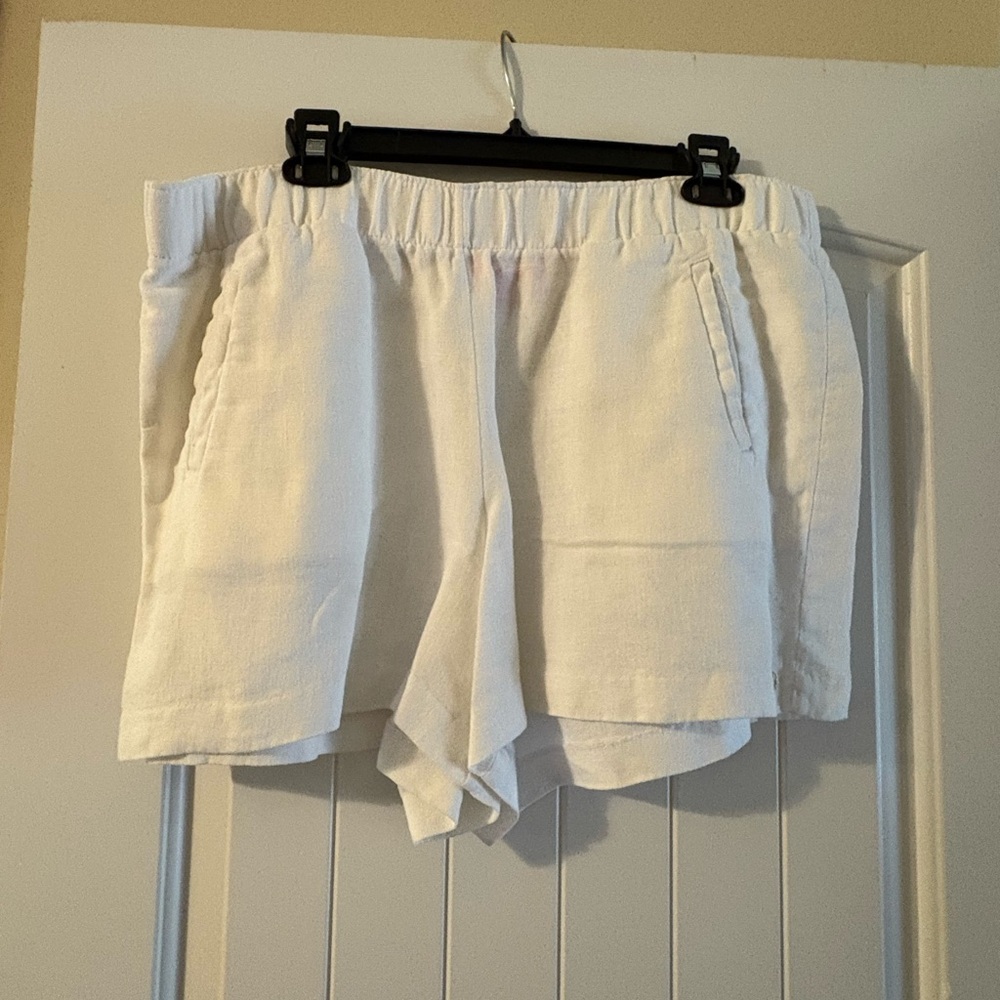 White Lily Pulitzer linen short size extra large